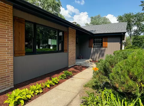 Exterior - 3302 Saint James St, Rolling Meadows, IL 60008 photo 3 of 5