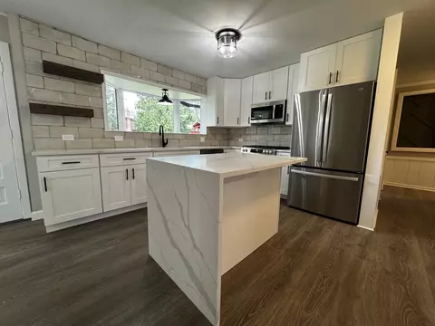 Kitchen - 3302 Saint James St, Rolling Meadows, IL 60008 photo 1 of 3