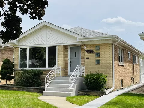 4705 N New England Ave, Harwood Heights, IL 60706