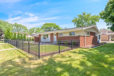 6652 W 88th St, Oak Lawn, IL 60453