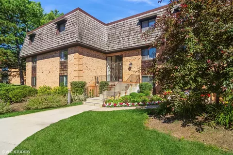 5 Oak Creek Dr #1104, Buffalo Grove, IL 60089