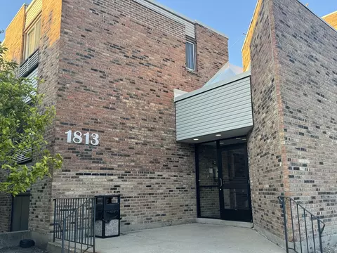 1813 Hemlock Pl #206, Schaumburg, IL 60173