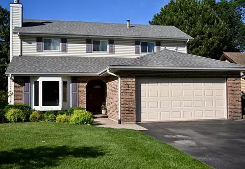 571 Milton Dr, Naperville, IL 60563