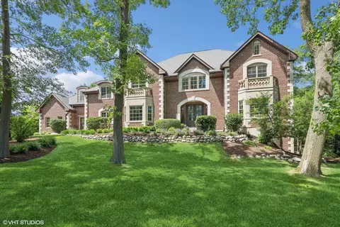 185 Deer Grove Ln, Barrington, IL 60010
