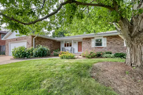 167 Brookside Dr, Elgin, IL 60123