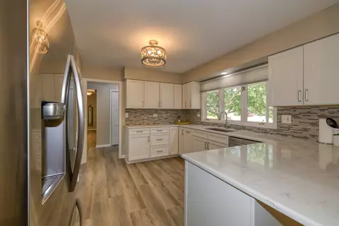 167 Brookside Dr, Elgin, IL 60123 photo 5