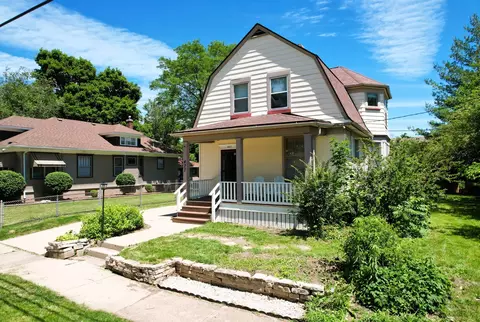 Exterior - 427 Moseley St, Elgin, IL 60123 photo 3 of 9