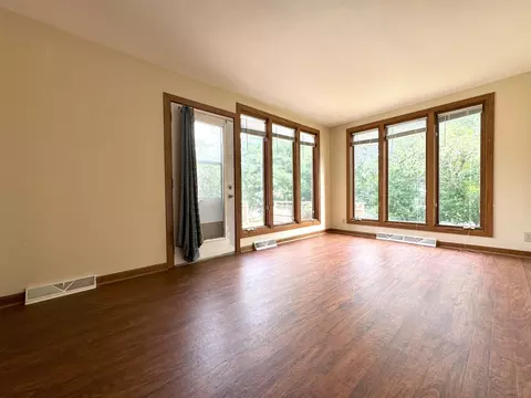 Living - 427 Moseley St, Elgin, IL 60123 photo 5 of 6
