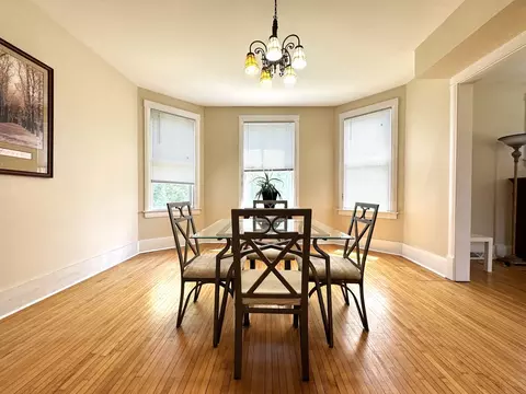 Dining - 427 Moseley St, Elgin, IL 60123 photo 4 of 4