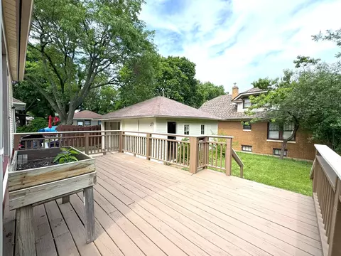 Exterior - 427 Moseley St, Elgin, IL 60123 photo 6 of 9