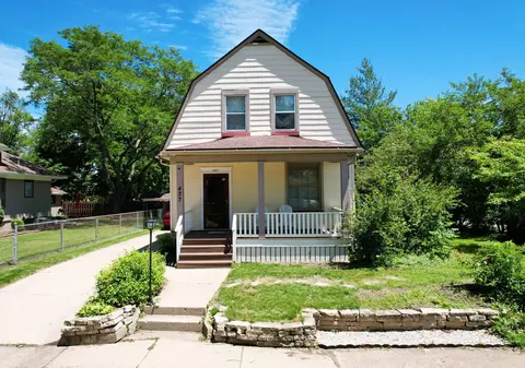 427 Moseley St, Elgin, IL 60123