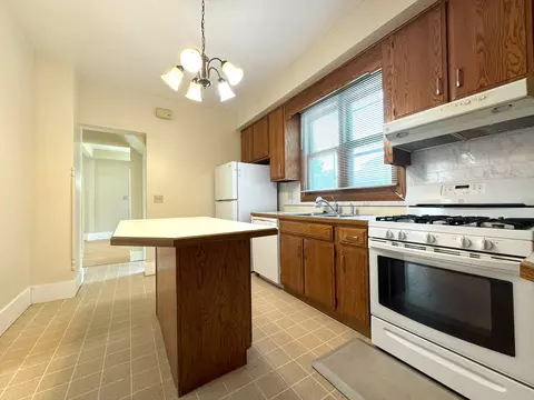 Kitchen - 427 Moseley St, Elgin, IL 60123 photo 1 of 2