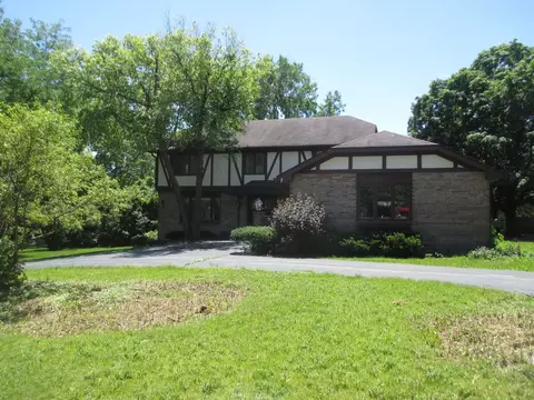 Exterior - 8 Norris Dr, Burr Ridge, IL 60527 photo 2 of 2