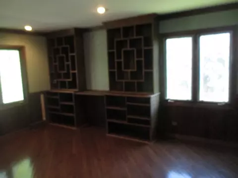 Living - 8 Norris Dr, Burr Ridge, IL 60527 photo 4 of 6