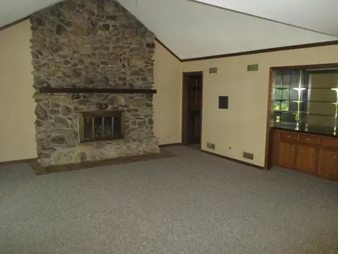 Living - 8 Norris Dr, Burr Ridge, IL 60527 photo 3 of 6