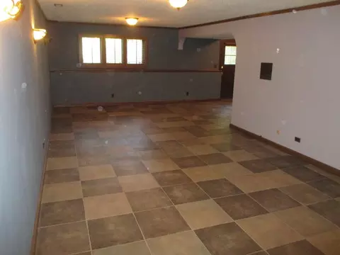 Living - 8 Norris Dr, Burr Ridge, IL 60527 photo 5 of 6