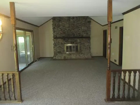 Living - 8 Norris Dr, Burr Ridge, IL 60527 photo 2 of 6