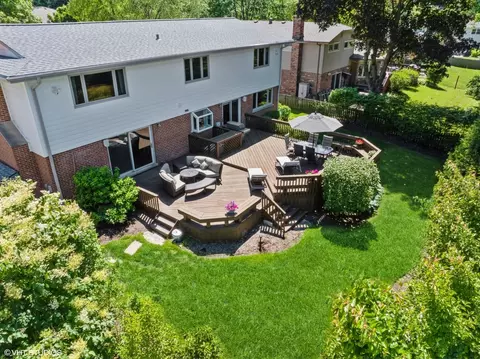 Exterior - 830 Warwick Rd, Deerfield, IL 60015 photo 7 of 8
