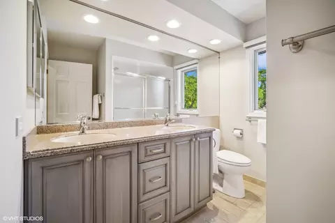 Bath - 830 Warwick Rd, Deerfield, IL 60015 photo 5 of 6