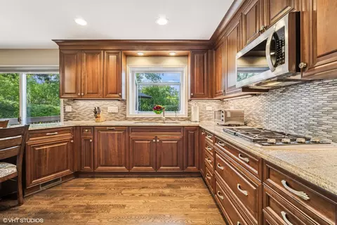 Kitchen - 830 Warwick Rd, Deerfield, IL 60015 photo 1 of 4
