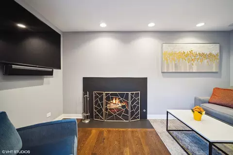 Living - 830 Warwick Rd, Deerfield, IL 60015 photo 5 of 5