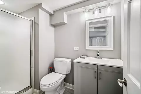 Bath - 830 Warwick Rd, Deerfield, IL 60015 photo 6 of 6