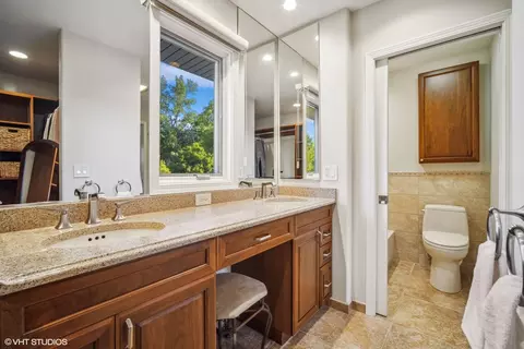 Bath - 830 Warwick Rd, Deerfield, IL 60015 photo 4 of 6
