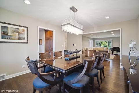 Dining - 830 Warwick Rd, Deerfield, IL 60015 photo 3 of 3