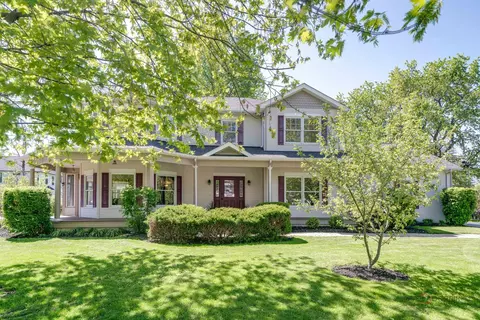 30468 N Woodridge Ct, Libertyville, IL 60048