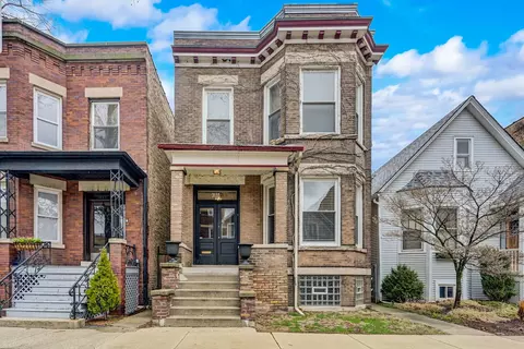 3655 N Hermitage Ave, Chicago, IL 60613
