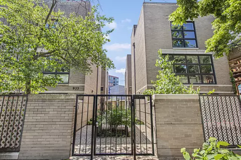 937 W Wrightwood Ave #A, Chicago, IL 60614