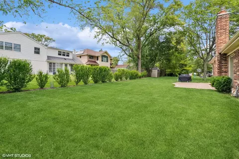 2250 Phillips Dr, Glenview, IL 60026 photo 28