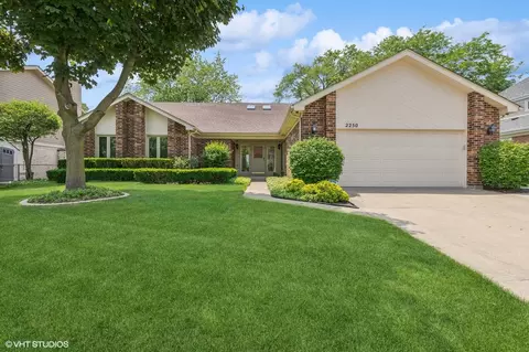 2250 Phillips Dr, Glenview, IL 60026