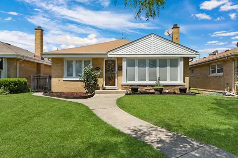5504 Harvard Ter, Skokie, IL 60077