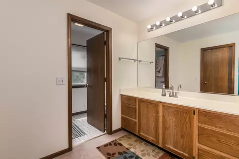 640 Regency Dr, Des Plaines, IL 60016 photo 20
