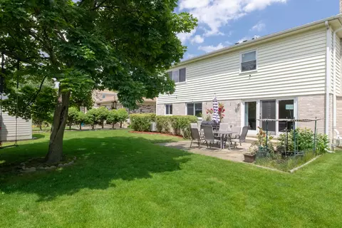 640 Regency Dr, Des Plaines, IL 60016 photo 28