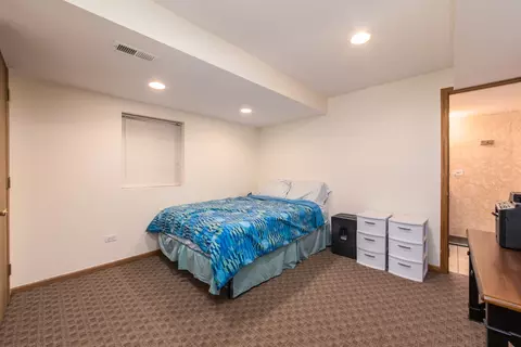 640 Regency Dr, Des Plaines, IL 60016 photo 22