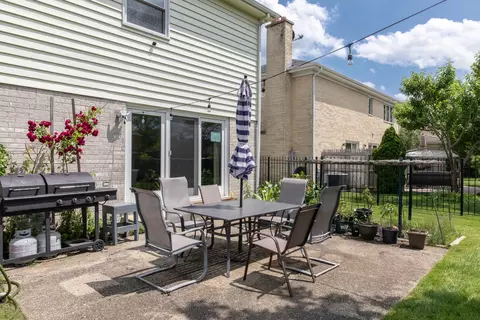 640 Regency Dr, Des Plaines, IL 60016 photo 29