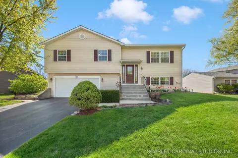 360 Homewood Dr, Bolingbrook, IL 60440