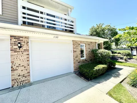 1193 Ranchview Ct, Buffalo Grove, IL 60089