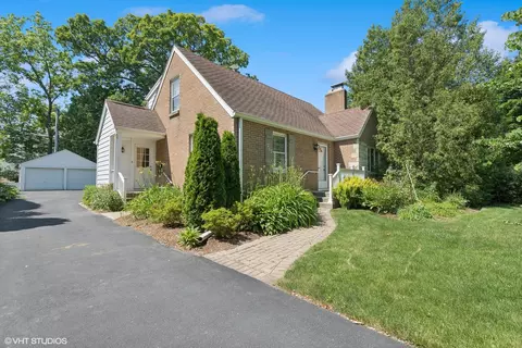 213 E Washington Ave, Lake Bluff, IL 60044 photo 2