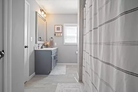Bath - 2410 Anchor Dr, Bloomington, IL 61704 photo 1 of 3