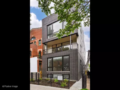 910 N Wood St #3, Chicago, IL 60622