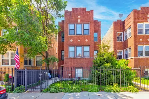 3243 W Thomas St, Chicago, IL 60651