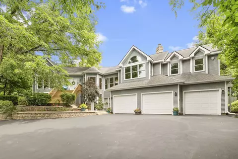 5 N853 Weber Dr, Saint Charles, IL 60174