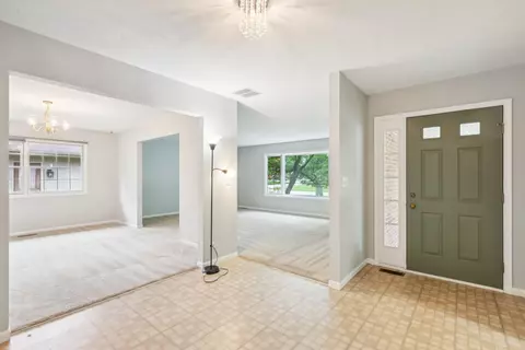 1193 Lynnfield Ln, Bartlett, IL 60103 photo 3