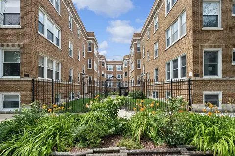 6906 N Lakewood Ave #1E, Chicago, IL 60626