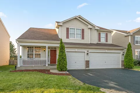 2076 Kate Dr, Montgomery, IL 60538