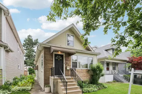 2644 N Mont Clare Ave, Chicago, IL 60707