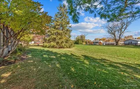 Exterior - 1699 Pebble Beach Dr, Hoffman Estates, IL 60169 photo 4 of 5